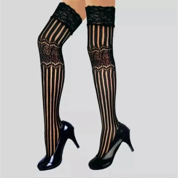 Plus Size Black Thigh High Jacquard Stockings - Picture 4 of 5